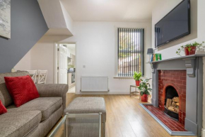 PLATFORM Fishing Quarter Apartment 1 with Free Street Parking